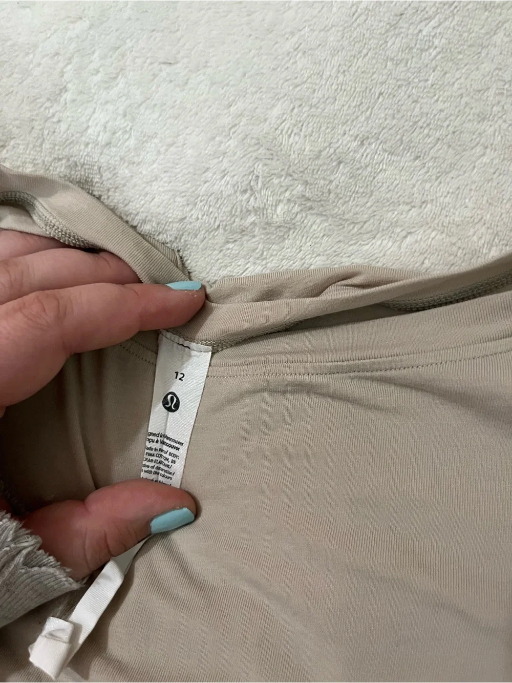 Lululemon Tee - Picture 4 of 4